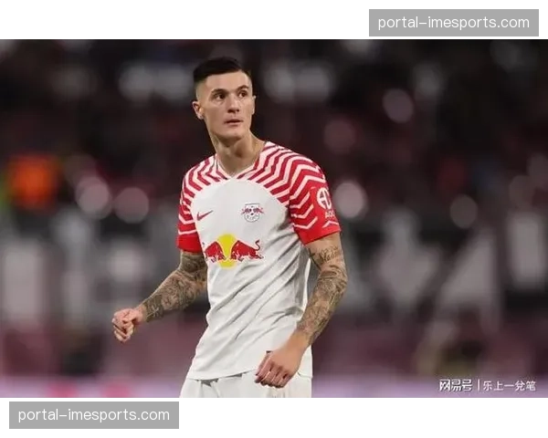 伤病更新:莱比锡前锋塞斯科恢复训练,有望周末复出 伤病更新:莱比锡前锋塞斯科恢复训练,有望周末复出